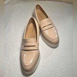 Great looking Steve Madden platform shoes buff color size 9